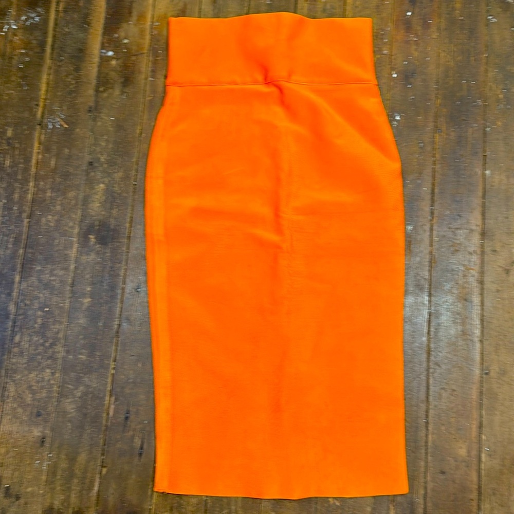 Heavy elastic House of CB full zip pencil skirt tangerine L. So flattering!